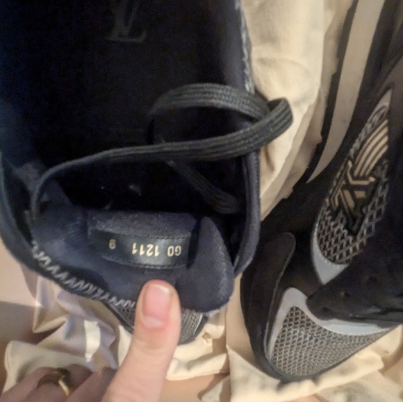 LV sneaker black color in perfect condition size 43 100% authentic/  Mercari - Picture 16 of 16